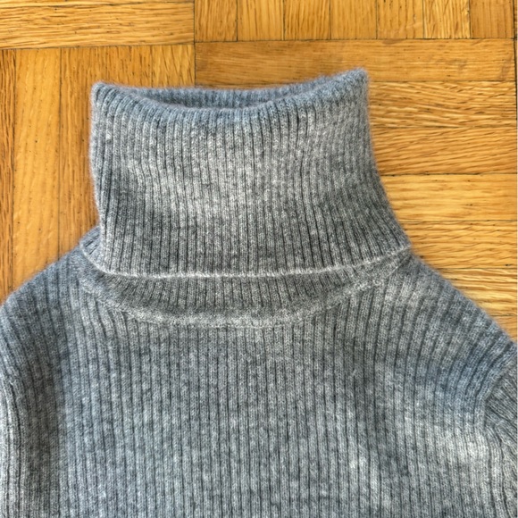 Slim Ribbed Cashmere Turtleneck - Picture 3 of 8